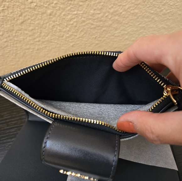 Coach Phone Wallet In Signature Jaquard - Picture 10 of 12